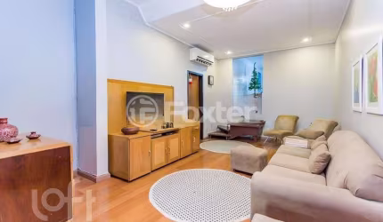 Casa com 3 quartos à venda na Rua Roque Calage, 845, Passo da Areia, Porto Alegre, 140 m2 por R$ 900.000