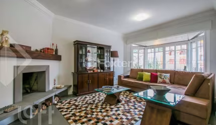 Casa com 4 quartos à venda na Rua Comendador Creidy, 56, Chácara das Pedras, Porto Alegre, 455 m2 por R$ 1.550.000