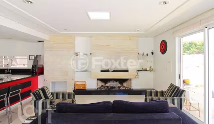 Casa com 3 quartos à venda na Rua Eroni Soares Machado, 74, Hípica, Porto Alegre, 230 m2 por R$ 880.000