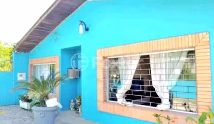 Casa com 3 quartos à venda na Rua Roberto Eggers, 48, São Lucas, Viamão, 117 m2 por R$ 317.999