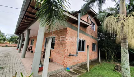 Fazenda com 1 sala à venda na Rua dos Araçás, 194, São Caetano, Porto Alegre, 154 m2 por R$ 394.000