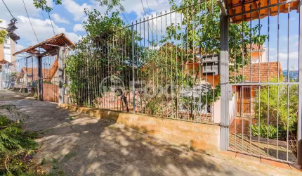 Casa com 6 quartos à venda na Rua Professor Abílio Azambuja, 95, Jardim do Salso, Porto Alegre, 256 m2 por R$ 900.000