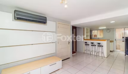 Casa em condomínio fechado com 3 quartos à venda na Rua Tenente Ary Tarrago, 1720, Jardim Itu Sabará, Porto Alegre, 84 m2 por R$ 375.000