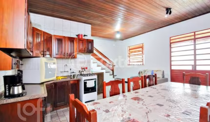 Casa com 4 quartos à venda na Rua Jair de Moura Calixto, 40, Ipanema, Porto Alegre, 228 m2 por R$ 549.000