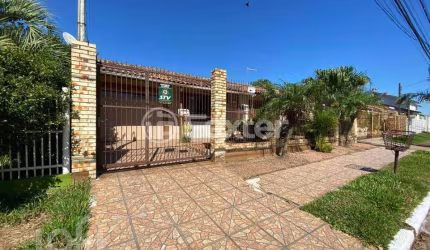 Casa com 4 quartos à venda na Rua das Araras, 1114, Harmonia, Canoas, 164 m2 por R$ 580.000
