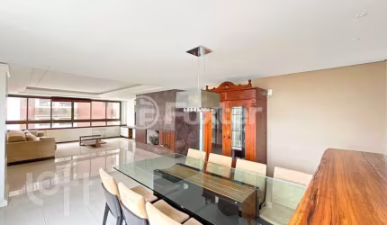 Apartamento com 3 quartos à venda na Avenida Palmeira, 740, Petrópolis, Porto Alegre, 220 m2 por R$ 2.499.000
