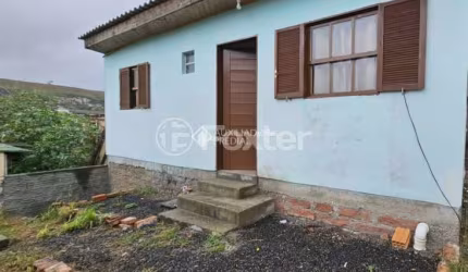 Casa com 1 quarto à venda na Rua Octávio de Souza, 772, Teresópolis, Porto Alegre, 345 m2 por R$ 169.000