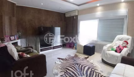 Casa com 3 quartos à venda na Rua Sepé Tiaraju, 1352, Medianeira, Porto Alegre, 171 m2 por R$ 904.000