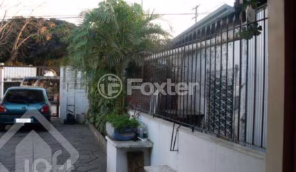 Casa com 2 quartos à venda na Avenida Edgar Pires de Castro, 4200, Restinga, Porto Alegre, 120 m2 por R$ 400.000