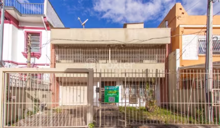 Casa com 3 quartos à venda na Rua Doutor Sebastião Leão, 267, Azenha, Porto Alegre, 270 m2 por R$ 900.000
