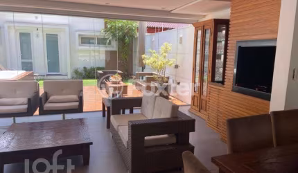 Casa com 3 quartos à venda na Rua Mampituba, 132, Ipanema, Porto Alegre, 218 m2 por R$ 1.380.000