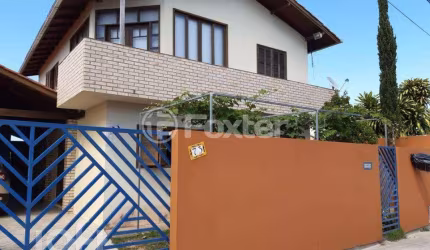 Casa com 5 quartos à venda na Servidão Francisco Cândido Xavier, 73, Campeche, Florianópolis, 210 m2 por R$ 2.100.000