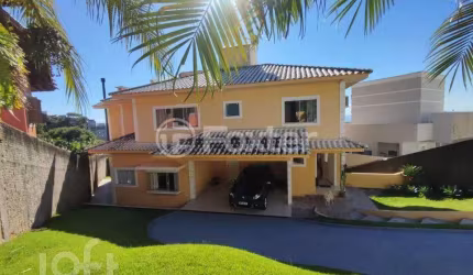 Casa com 4 quartos à venda na Rua das Embaúbas, 233, Centro, Florianópolis, 281 m2 por R$ 2.190.000
