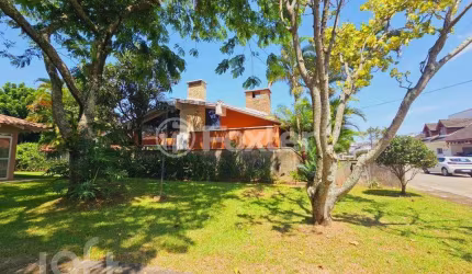 Casa com 4 quartos à venda na Rua Itapecirica, 120, Itacorubi, Florianópolis, 247 m2 por R$ 2.450.000