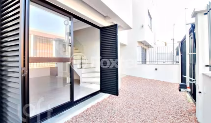 Casa com 3 quartos à venda na Rua Vinte e Seis de Abril, 110, Vila Ipiranga, Porto Alegre, 129 m2 por R$ 750.000
