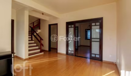 Casa com 4 quartos à venda na Rua Antônio Francisco Lisboa, 235, Rubem Berta, Porto Alegre, 248 m2 por R$ 590.000