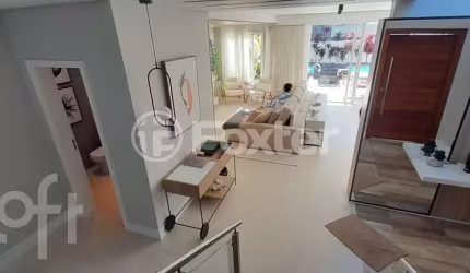 Casa em condomínio fechado com 4 quartos à venda na Rodovia Doutor Antônio Luiz Moura Gonzaga, 2835, Rio Tavares, Florianópolis, 358 m2 por R$ 6.900.000