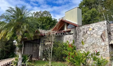 Casa com 3 quartos à venda na Rua Gilberto Pedro Hoffmann Nahas, 671, Pantanal, Florianópolis, 205 m2 por R$ 1.990.000
