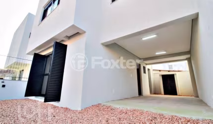 Casa com 3 quartos à venda na Rua Vinte e Seis de Abril, 102, Vila Ipiranga, Porto Alegre, 128 m2 por R$ 750.000