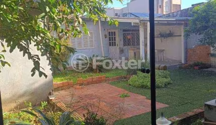 Casa com 2 quartos à venda na Avenida Castro Alves, 205, Parque Tamandaré, Esteio, 217 m2 por R$ 490.000
