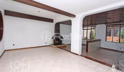 Casa com 4 quartos à venda na Rua Veronese, 52, São Sebastião, Porto Alegre, 300 m2 por R$ 1.000.000