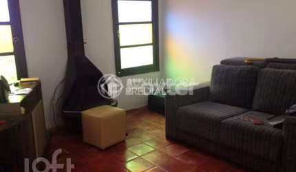 Casa com 4 quartos à venda na Avenida Guarujá, 136, Guarujá, Porto Alegre, 400 m2 por R$ 480.000