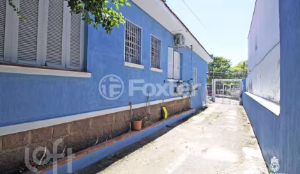 Casa com 3 quartos à venda na Rua Guilherme Alves, 1752, Partenon, Porto Alegre, 254 m2 por R$ 1.065.000