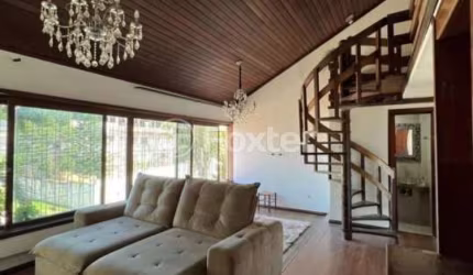 Casa com 3 quartos à venda na Rua Antônio Ribeiro, 321, Santo Antônio, Porto Alegre, 231 m2 por R$ 600.000