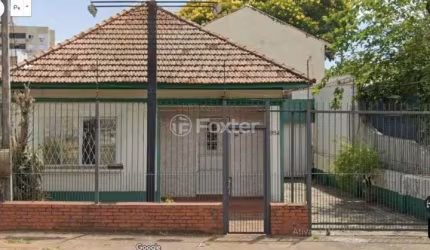 Casa com 3 quartos à venda na Rua Joaquim Silveira, 994, São Sebastião, Porto Alegre, 196 m2 por R$ 523.500