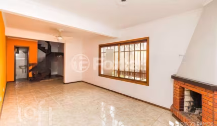 Casa com 3 quartos à venda na Rua Kyve T. Knijnik, 20, Espírito Santo, Porto Alegre, 321 m2 por R$ 750.000
