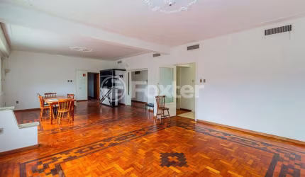 Casa com 4 quartos à venda na Rua Catão Coelho, 101, Medianeira, Porto Alegre, 322 m2 por R$ 1.890.000
