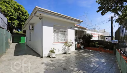 Casa com 3 quartos à venda na Avenida Icaraí, 390, Cristal, Porto Alegre, 200 m2 por R$ 890.000