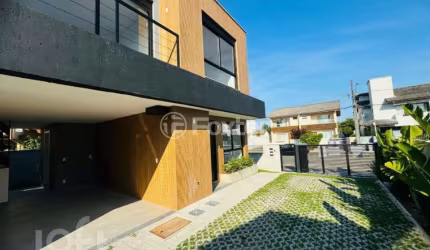 Casa com 3 quartos à venda na Rua Grumixama, 183, Campeche, Florianópolis, 122 m2 por R$ 1.150.000