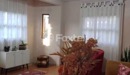 Casa com 4 quartos à venda na Rua Luís Gali, 567, Parque das Hortênsias, Canela, 224 m2 por R$ 1.180.000