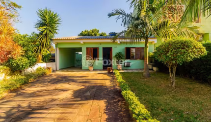 Casa com 4 quartos à venda na Rua Monte Claro, 106, Hípica, Porto Alegre, 150 m2 por R$ 456.000