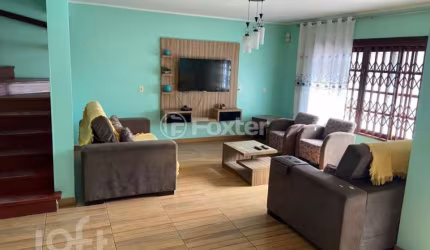 Casa com 3 quartos à venda na Rua Cacilda Yaconis Becker, 87, Rubem Berta, Porto Alegre, 202 m2 por R$ 550.000