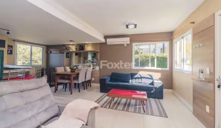Casa em condomínio fechado com 3 quartos à venda na Rua Vicenza, 20, Mário Quintana, Porto Alegre, 230 m2 por R$ 595.000