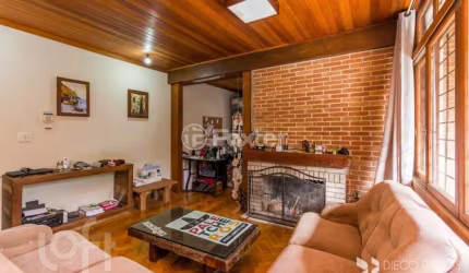 Casa com 4 quartos à venda na Rua Engenheiro Tito Marques Fernandes, 225, Ipanema, Porto Alegre, 600 m2 por R$ 1.600.000