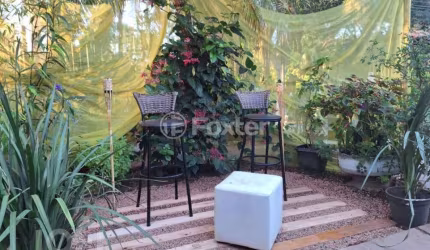 Casa com 4 quartos à venda na Avenida Gamal Abdel Nasser, 425, Rubem Berta, Porto Alegre, 215 m2 por R$ 430.000