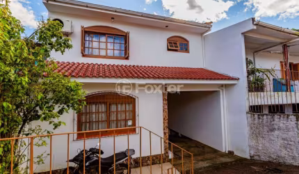 Casa com 3 quartos à venda na Travessa Tenente Ascencio Soares Fogaça, 150, Vila São José, Porto Alegre, 185 m2 por R$ 680.000