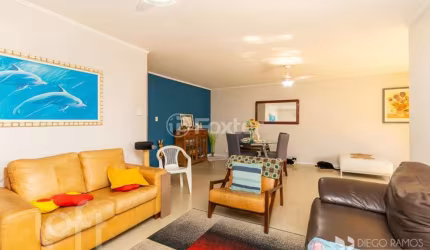 Casa com 3 quartos à venda na Rua Cangussu, 1124, Nonoai, Porto Alegre, 170 m2 por R$ 649.900