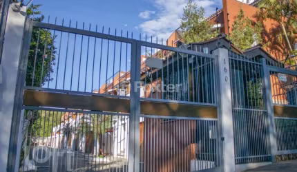 Casa com 3 quartos à venda na Avenida Taquary, 160, Cristal, Porto Alegre, 299 m2 por R$ 990.000
