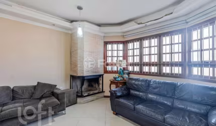Casa com 3 quartos à venda na Rua dos Biazetto, 250, Campo Novo, Porto Alegre, 300 m2 por R$ 450.000