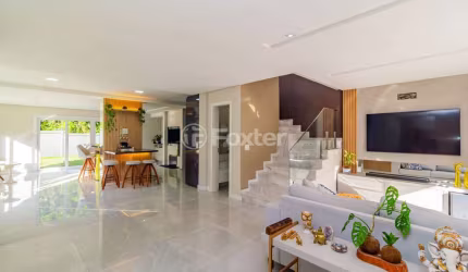 Casa em condomínio fechado com 3 quartos à venda na Rua Carlos Maximiliano Fayet, 430, Hípica, Porto Alegre, 180 m2 por R$ 990.000