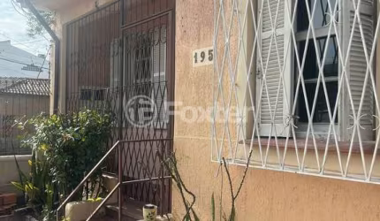 Casa com 3 quartos à venda na Rua Gonçalves Ledo, 195, Partenon, Porto Alegre, 120 m2 por R$ 595.000