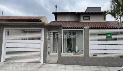 Casa com 3 quartos à venda na Rua Oscar Pedro Kulzer, 1494, Estância Velha, Canoas, 178 m2 por R$ 980.000