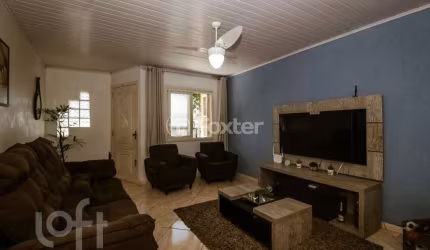 Casa com 3 quartos à venda na Rua Vinte e Seis de Dezembro, 747, Vila São José, Porto Alegre, 163 m2 por R$ 500.000