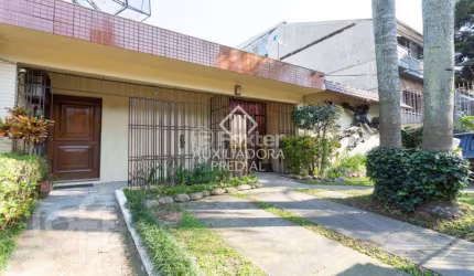 Casa com 7 quartos à venda na Rua Estácio de Sá, 332, Chácara das Pedras, Porto Alegre, 470 m2 por R$ 1.485.000