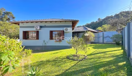 Casa com 3 quartos à venda na Rua Júlio Dias de Souza, 95, Aberta dos Morros, Porto Alegre, 215 m2 por R$ 850.000