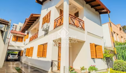 Casa com 3 quartos à venda na Rua Doutor Armando Barbedo, 1101, Tristeza, Porto Alegre, 240 m2 por R$ 1.930.000
